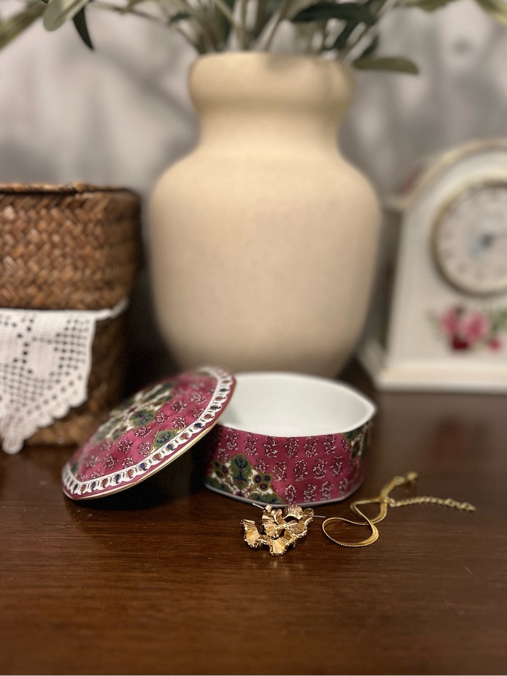 Vintage decorative porcelain hand painted trinket box